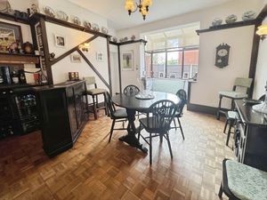 Dining Room - click for photo gallery